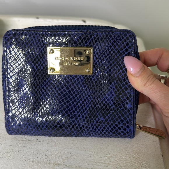 Michael Kors Blue Snakeskin EmbossedTextured Wallet with Gold Hardware - Picture 7 of 9